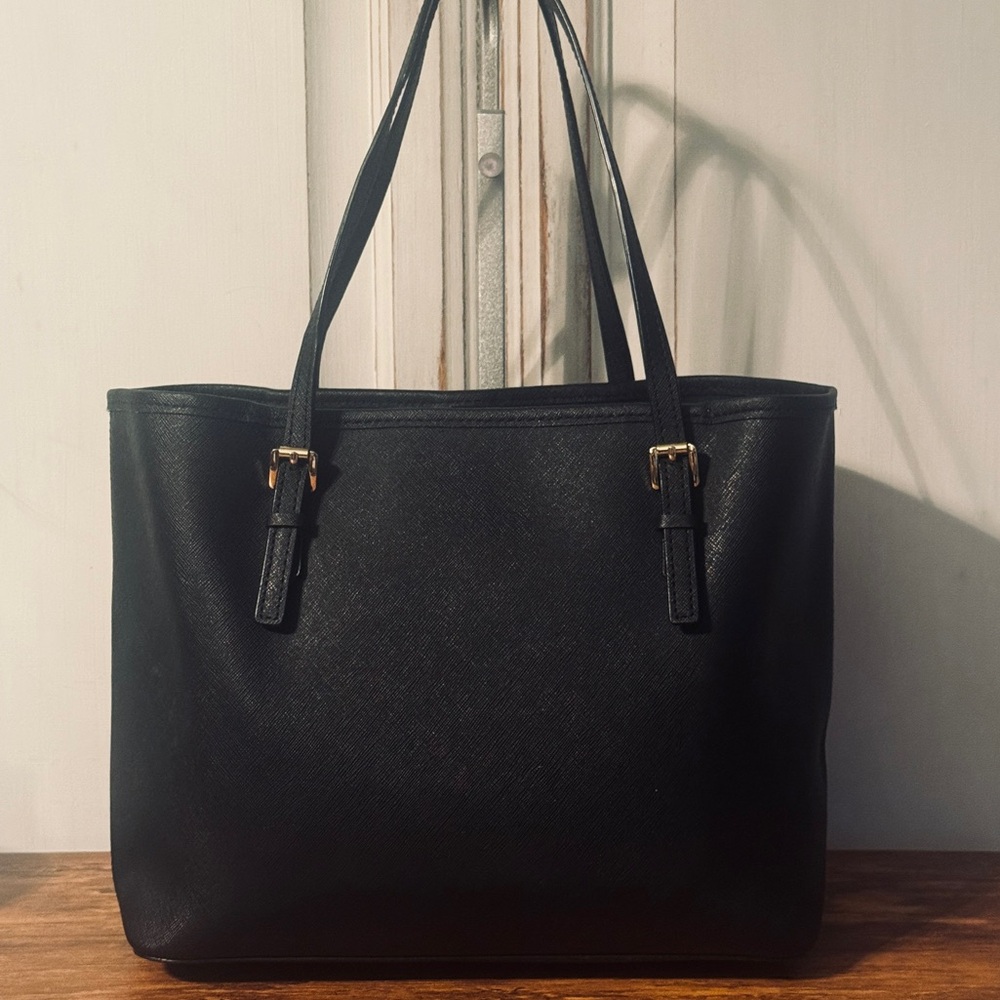 Voyager Large black Saffiano Leather Tote Bag - Picture 3 of 6